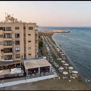 Bettys 1br Seafront Larnaca
